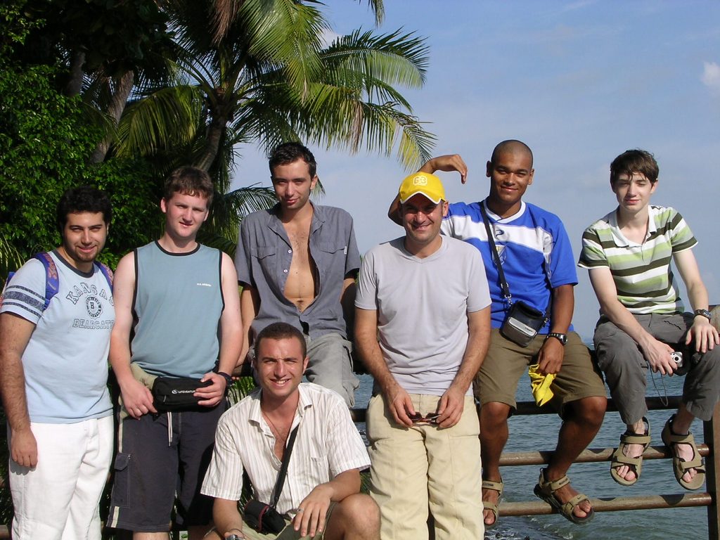 Da esquerda para a direita: Leonardo, Patrick, Eugenio (cima), Giuseppe (baixo), Ago, Eu e Andrew